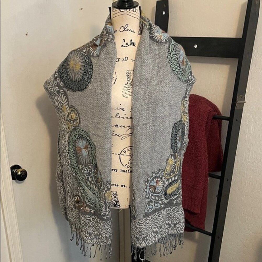 Peruvian Connection Gray Paisley Patterned Wool B… - image 1